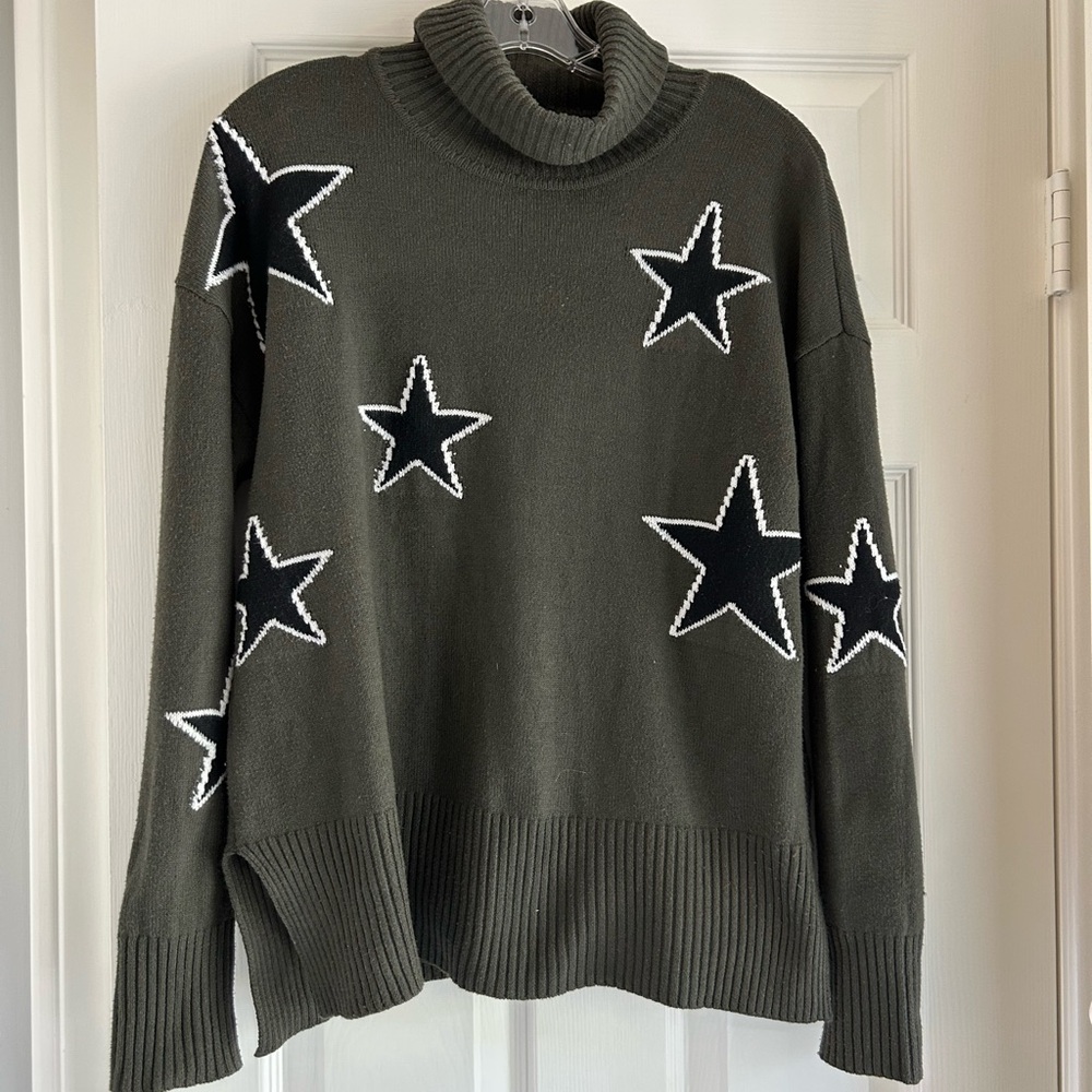 Star Pattern Turtleneck Sweater